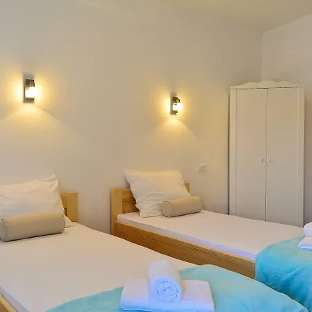 Bed & Breakfast Golden 3*