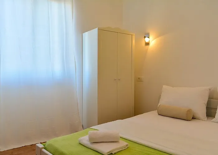 Golden Bed & Breakfast 3*