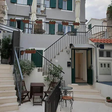 Bed & Breakfast Golden Split