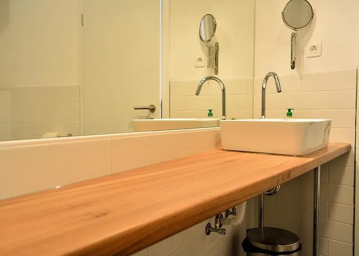 Golden B&B Bed & Breakfast